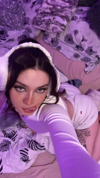 IZZLARISSA EXCLUSIVE PAGE - Onlyfans